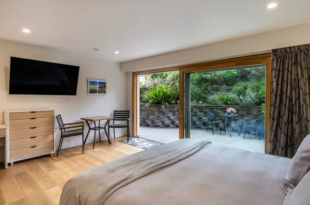 Fan Tail Haven- Holiday Home in Kinloch, Taupo