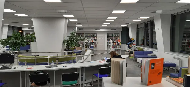 Tsentral'naya Gorodskaya Publichnaya Biblioteka Im. V.v.mayakovskogo "Okhta-8"