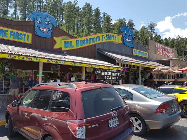 Mt Rushmore T-Shirts & Co