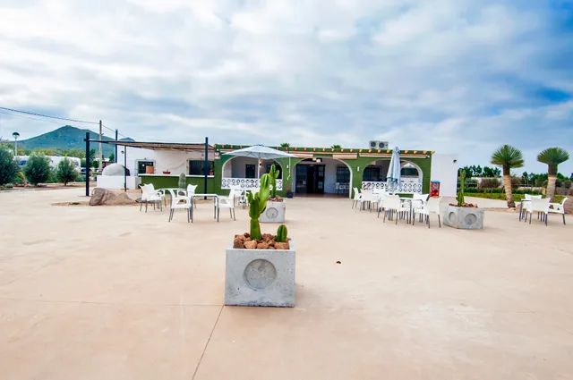 AREA CABO DE GATA CAMPER PARK PARA AUTOCARAVANAS, CARAVANAS Y CAMPERS