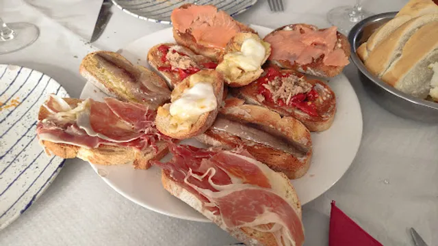 Bar restaurante Los Claveles