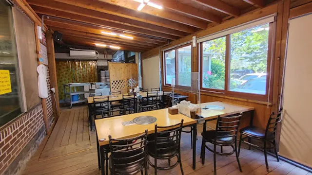 Yong am-ri Makguksu(Buckwheat Noodles)