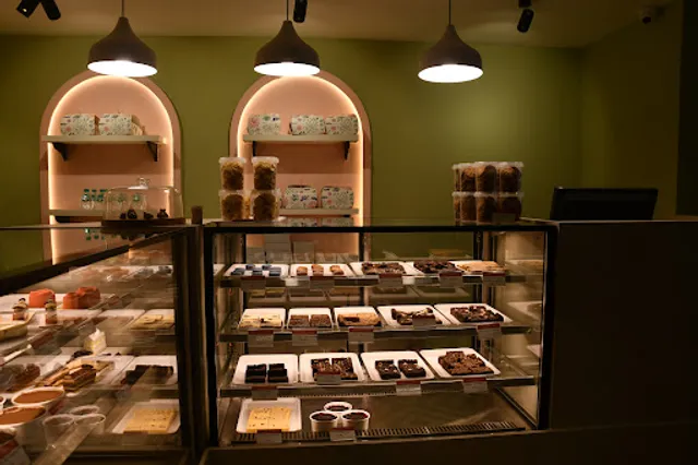 The Brownie Circles | Home for the best fudge brownies and dessert (Take away Only)