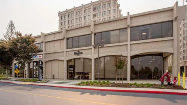 Regus - Palo Alto - 4 Palo Alto Square