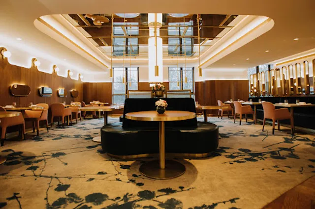 Glovers Alley by Andy McFadden