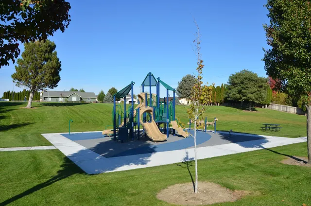 Columbia Center Estates Park