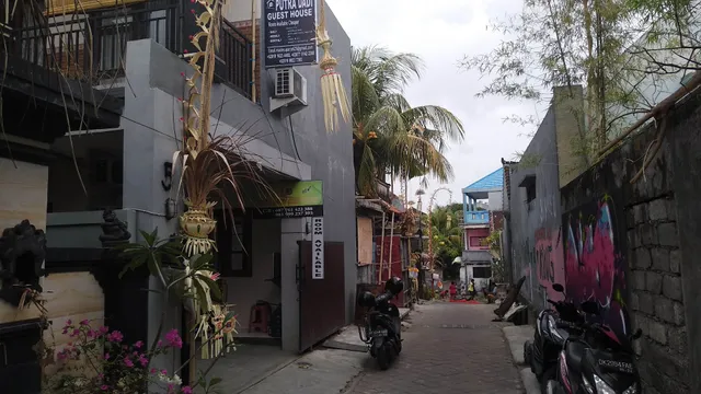 Putra Dadi Guest House