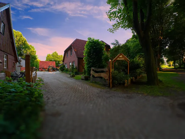 Ferienhof Schräder & Heuhotel "Unter den Linden"