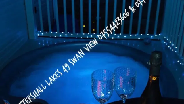 Swan view retreats # hot tub