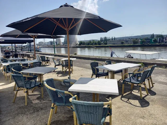 La brasserie du port de Corphalie