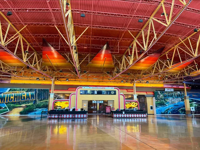 AMC Star Great Lakes 25