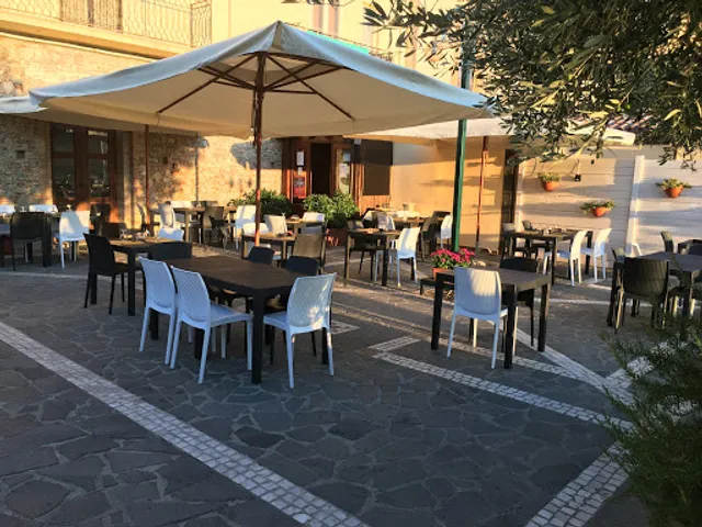 Ristorante-Pizzeria (Le Macine) di Rocco Lauria