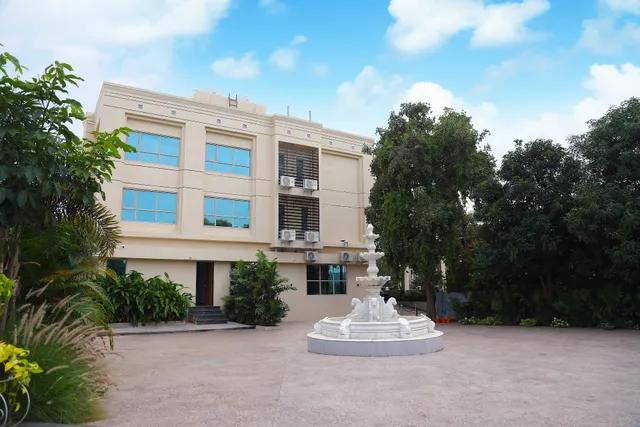 Hotel The Orange flag (Renuka Hotel And Events)