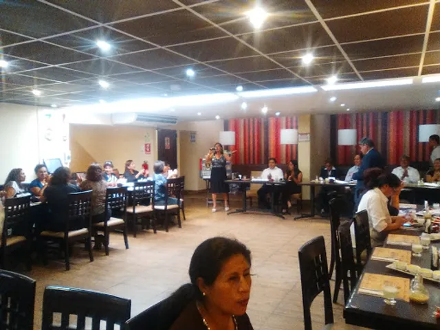 Tinajas Chicken & Grill