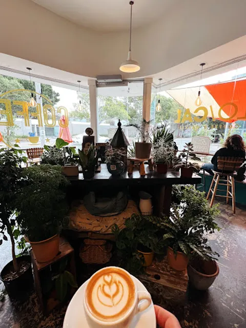 Lo/Cal Coffee & Market - Fairfax