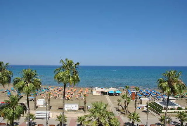 Les Palmiers Beach Hotel