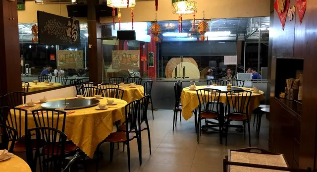 Yi Jia South Village Seafood Restaurant (Macpherson)