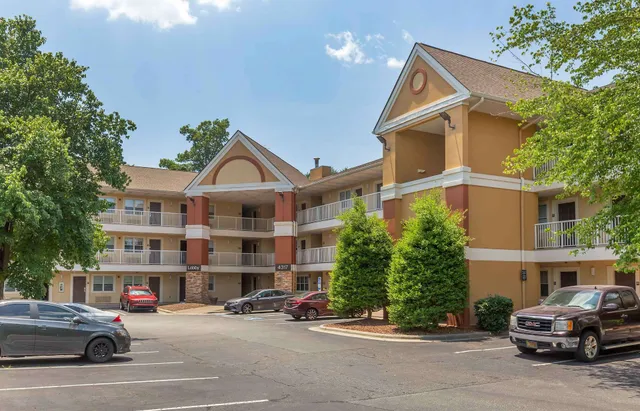 Extended Stay America Select Suites- Greensboro - Wendover Ave. - Big Tree Way