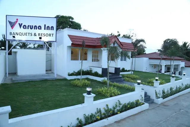 Varuna Inn Banquets & Resort