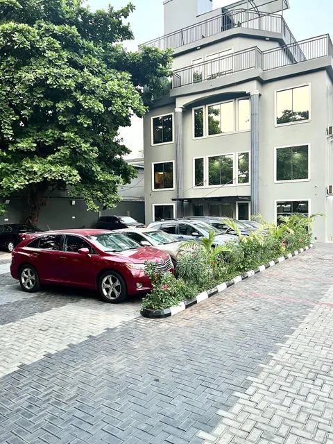 De Rigg Place, Victoria Island