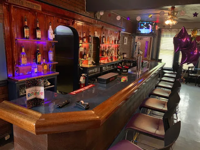 Lenora's Bar & Grill