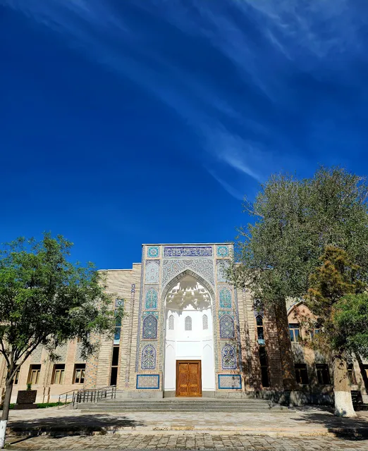 MIR ARAB OLIY MADRASASI