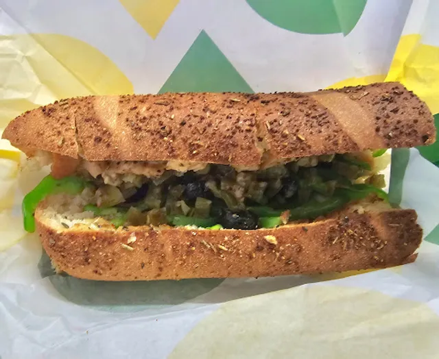 Subway Tharwani Kamothe