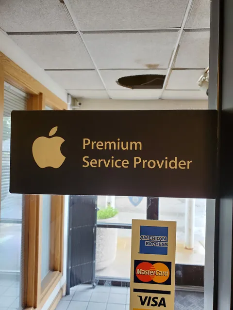 MacHeadQuarters Saint Louis Apple Authorized Repair & Sales