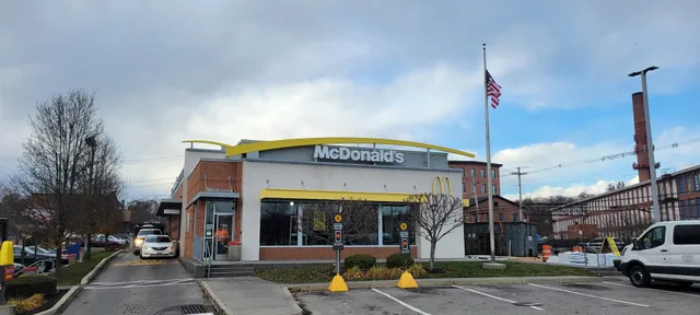 Branch Avenue Plaza Shopping Center