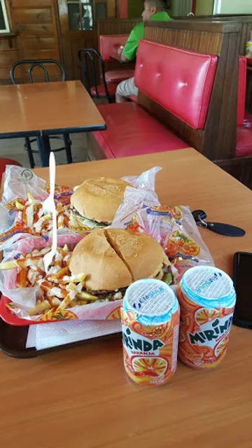 Costas Burger • Jardines