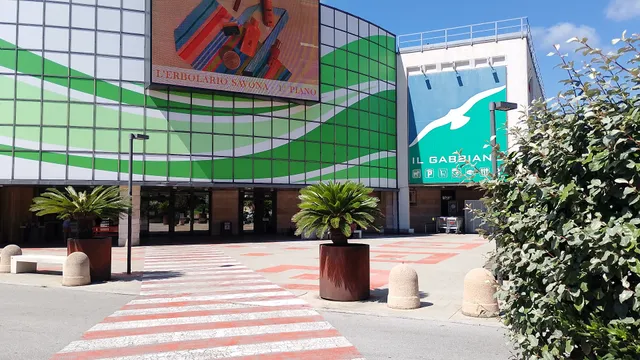 Il Gabbiano Shopping Center