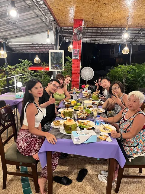 Pakwan Restaurant & Bar