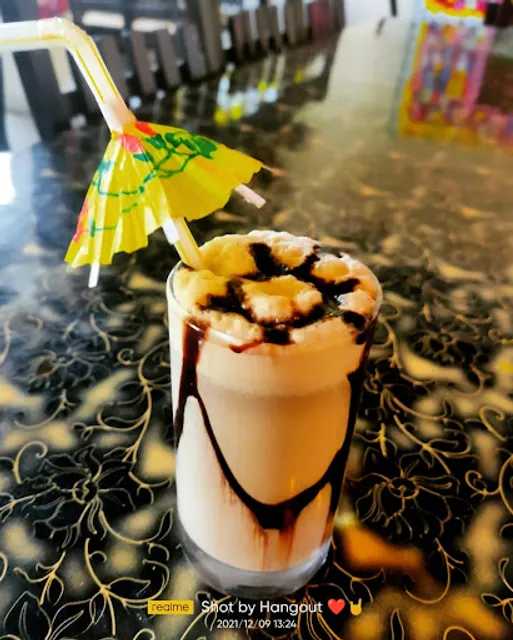 Hangout Cafe & Restaurant, Baran