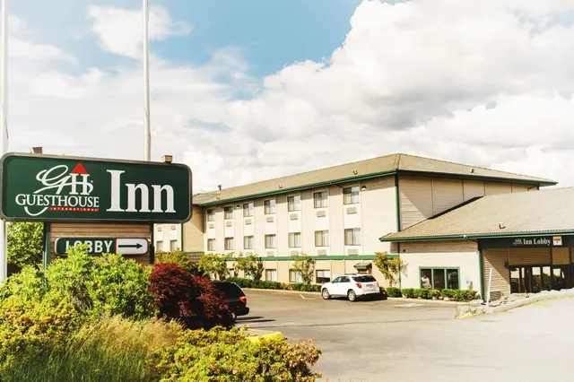 Lavissh Inn and Suites