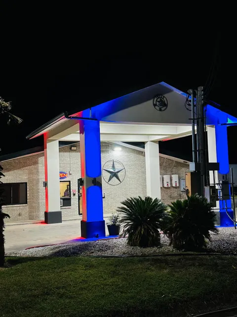 Von Ormy Executive Inn