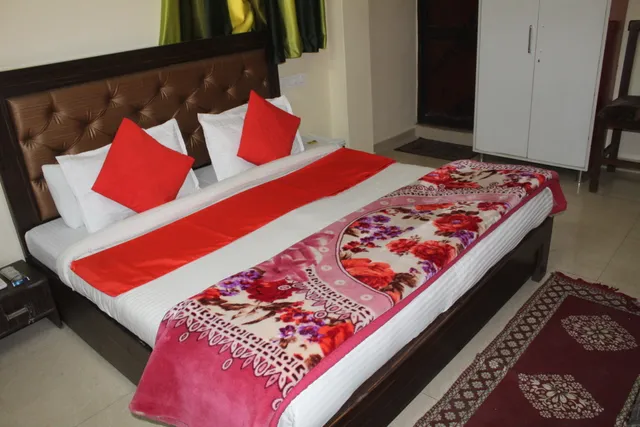 Hotel Food Mania Family Restaurant