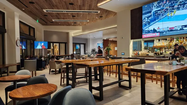 ZENTRL Kitchen + Bar - Fashion Island