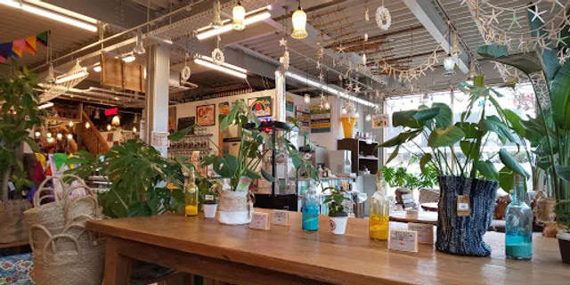 Rainbow Cafe (マライカ BAZAAR 平塚店)