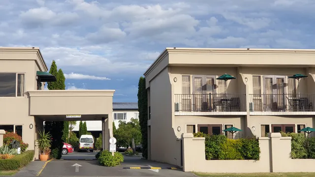 Chantilly's Motor Lodge