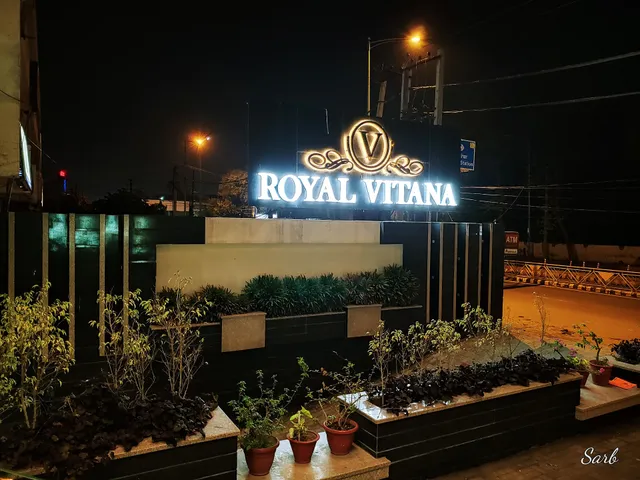 OYO 7857 Royal Vitana