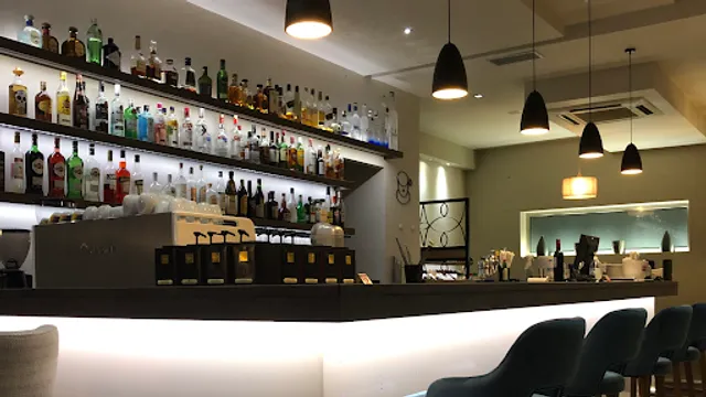 Novo Café Bar Restaurant