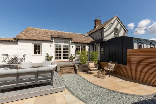 The Railway Hotel by Barefoot Retreats