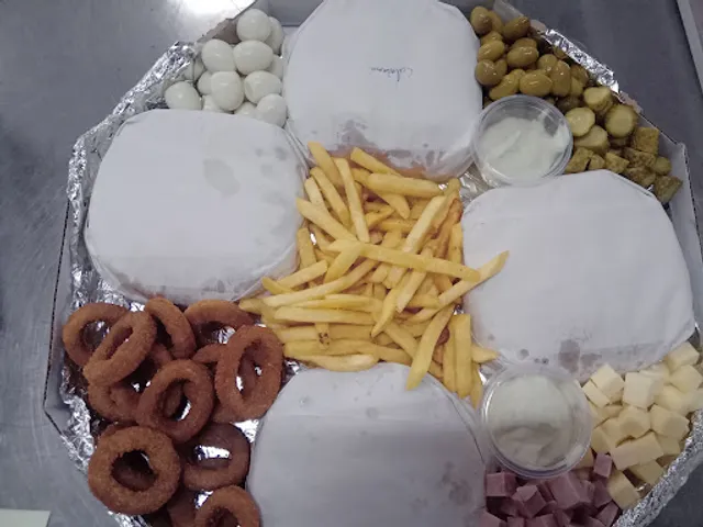 ZOIÃO LANCHES CAMOBI