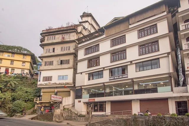 OYO Namsey Hotel & Lounge