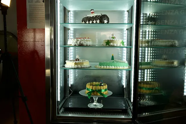 Bar Il Punto D'Incontro Gelateria Dei F.Lli Lttarru Snc