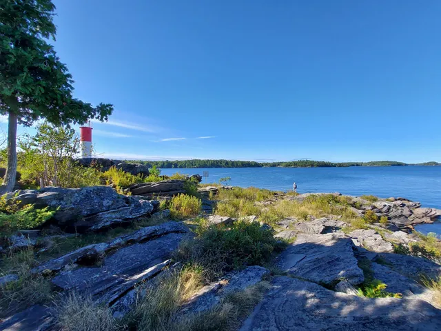 Lighthouse Point Trail