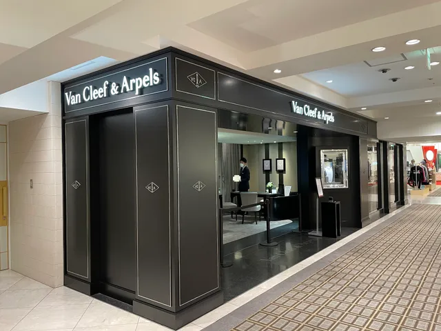 Van Cleef & Arpels (Osaka - Osaka Takashimaya) ヴァン クリーフ＆アーペル 大阪高島屋店