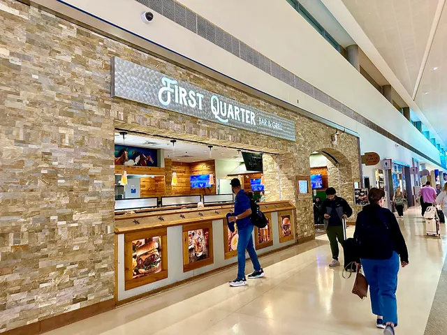 First Quarter Bar & Grill