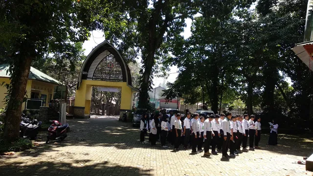 BUMI PERKEMAHAN SURANADI