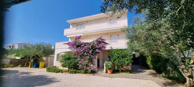 Apartments Ticic- DONY- Novalja centar